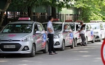Bộ Tài chính đề xuất tiếp tục giảm mức thu 30 khoản phí, lệ phí