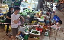 Trao tặng miễn phí máy cà thẻ cho tiểu thương các chợ