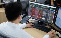 851 mã chứng khoán đồng loạt rớt giá, cổ đông thép "xanh mặt"