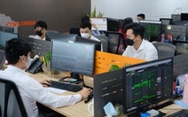 Mua cổ phiếu theo lời "thầy" trong nhóm chat, tiền "một đi không trở lại"