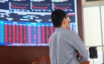 Chứng khoán chốt phiên giảm trên 68 điểm, các chuyên gia phân tích gì?